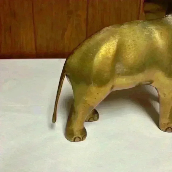 Vintage Large Brass Elephant Sculpture 1970's - Picture 8 of 11